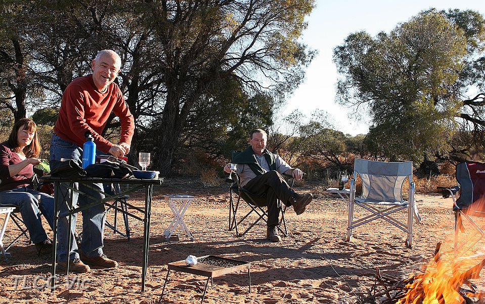 04-Happy Hour atTallaringa Well.JPG